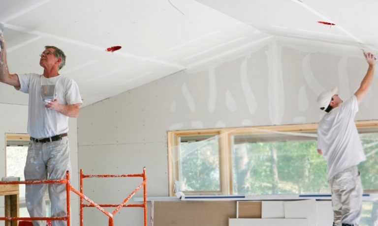 contratista en habitación